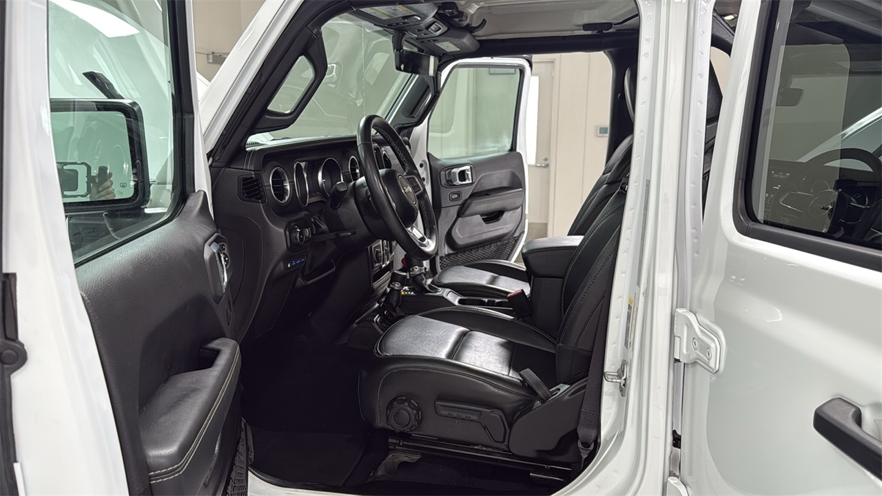 2022 Jeep Wrangler Unlimited Sahara 4xe photo 11