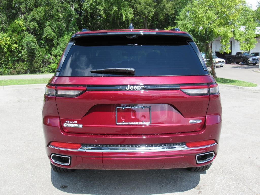 2025 Jeep Grand Cherokee Overland photo 3