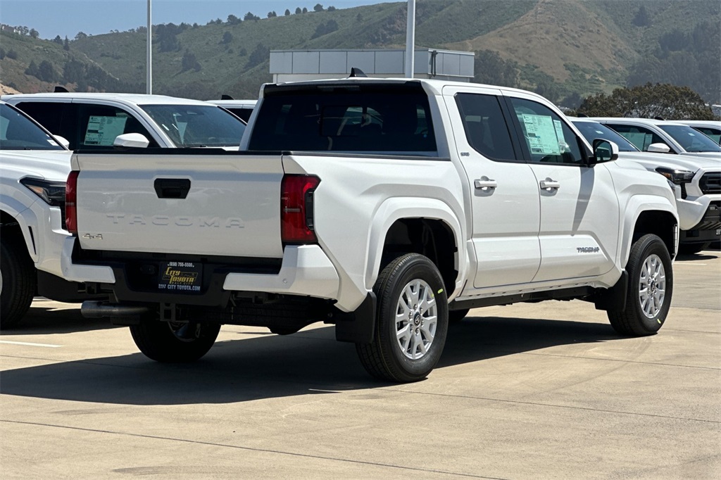 2025 Toyota Tacoma SR5 Double Cab photo 4
