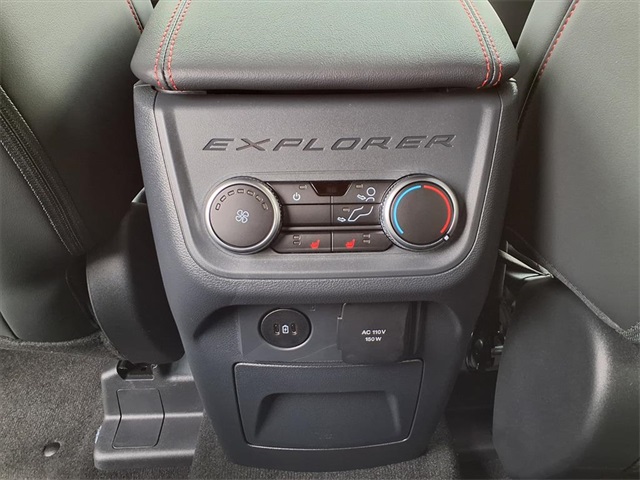 2025 Ford Explorer ST photo 5