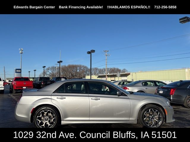 2018 Chrysler 300 S's photo