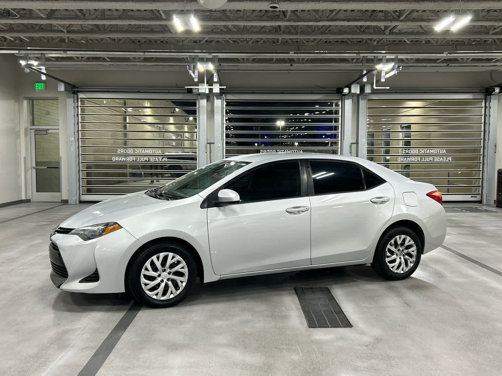 2019 Toyota Corolla LE's photo