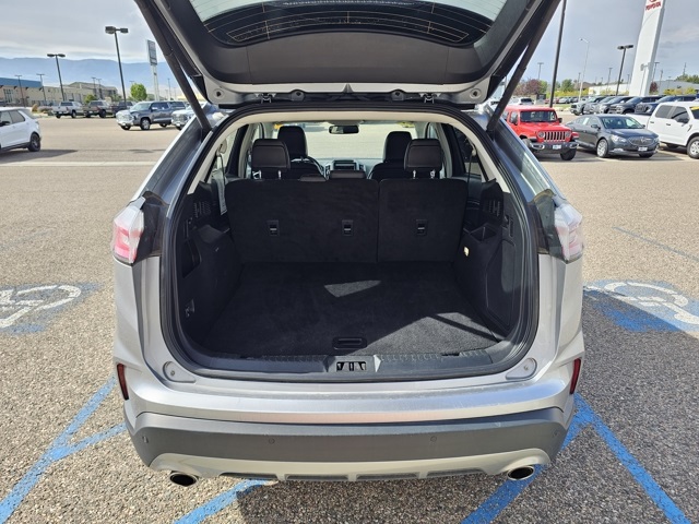 2024 Ford Edge Titanium photo 5