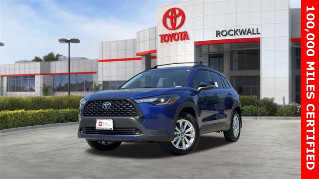 2025 Toyota Corolla Cross LE's photo