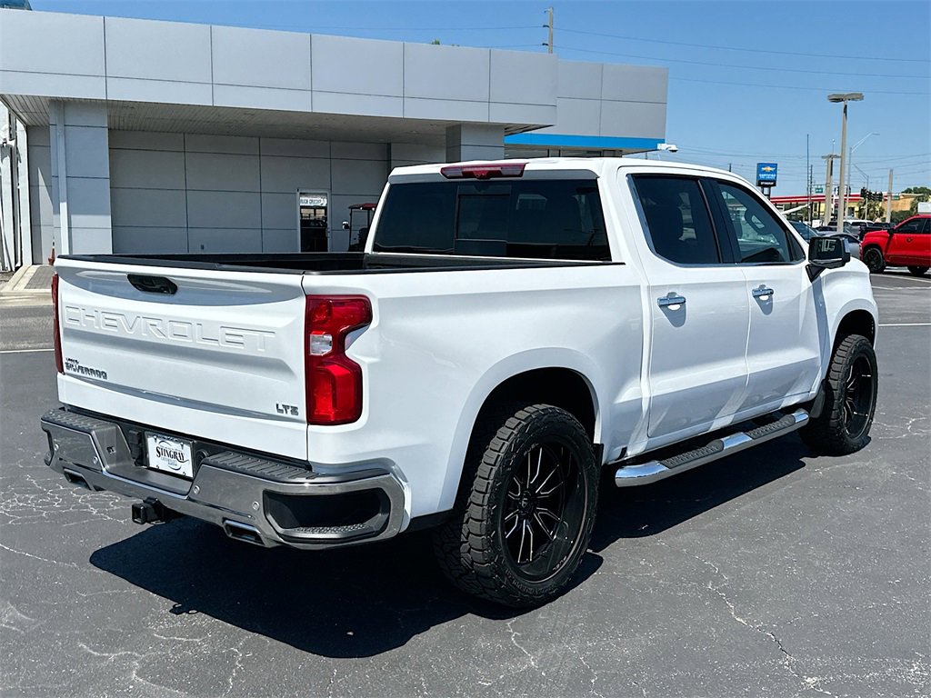 2025 Chevrolet Silverado 1500 LTZ photo 4