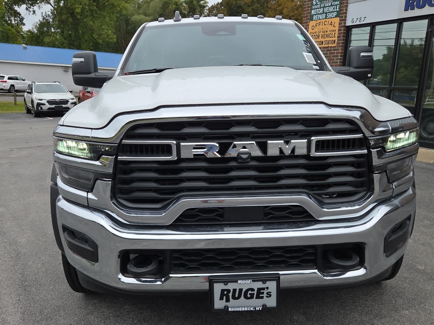 2025 Ram 5500 Tradesman photo 2