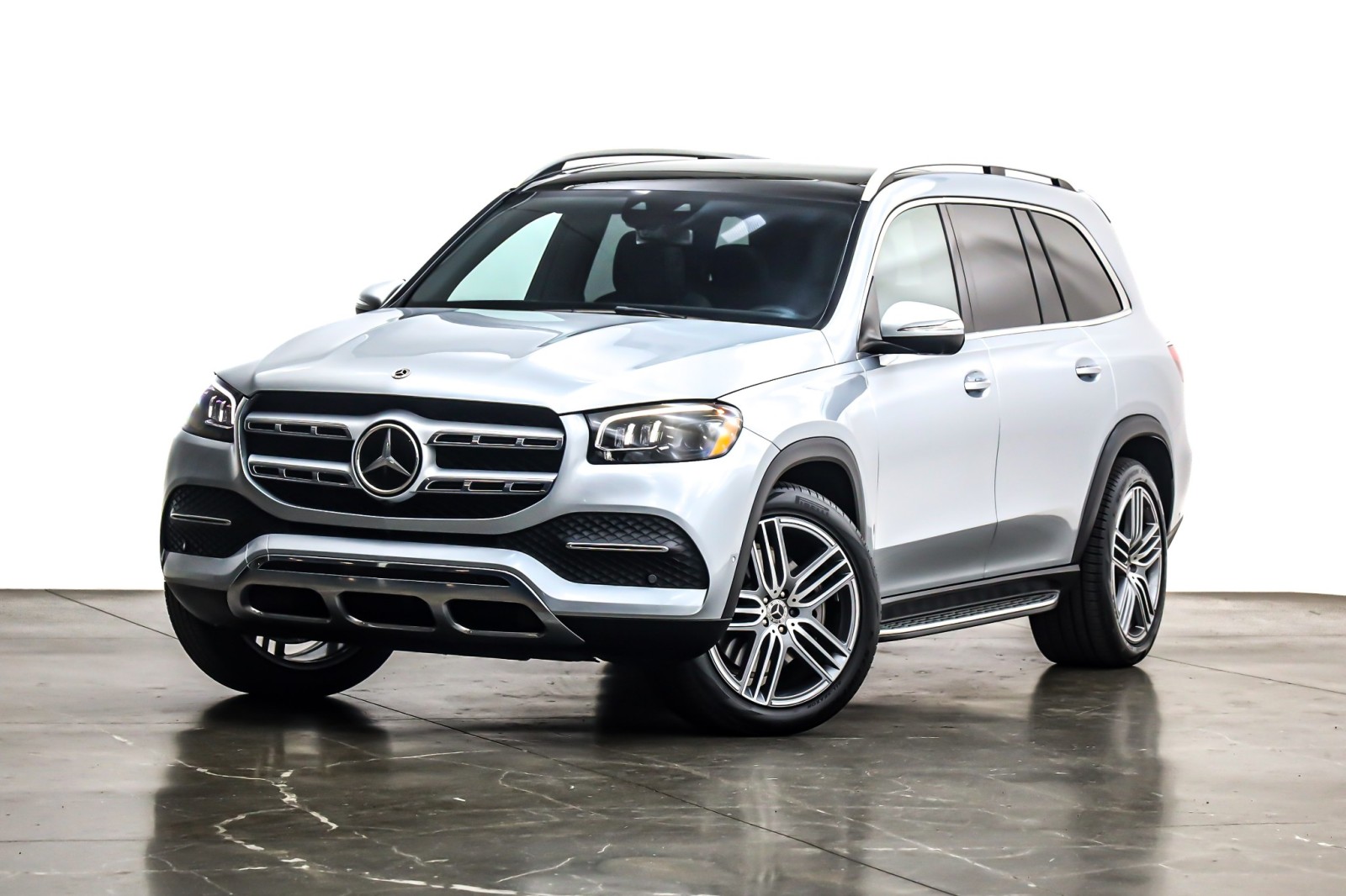 2022 Mercedes-Benz GLS GLS450's photo