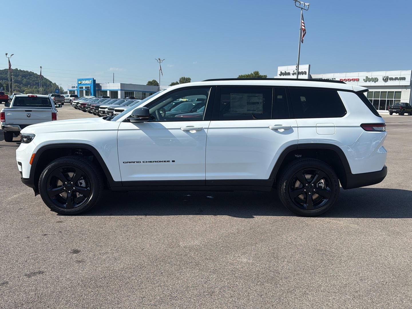 2025 Jeep Grand Cherokee Altitude X photo 3