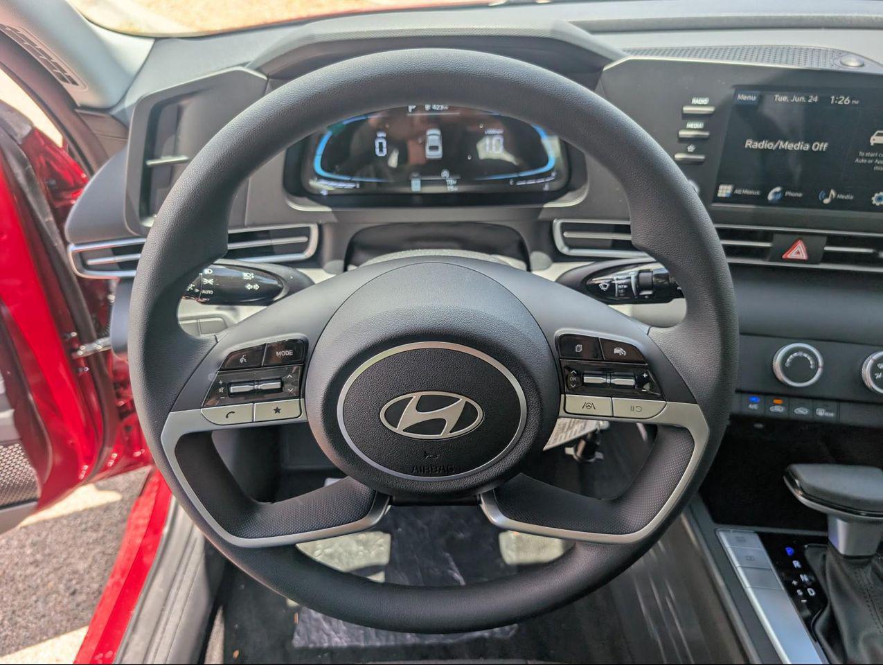 2025 Hyundai Elantra SE photo 14