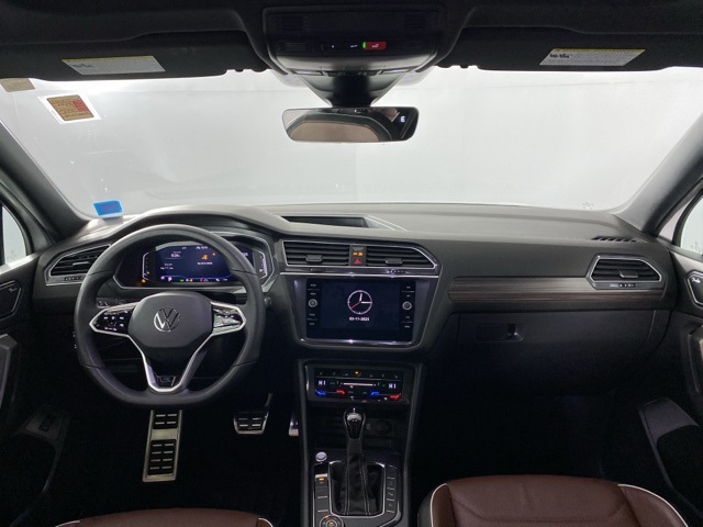 2024 Volkswagen Tiguan SEL R-Line Black photo 2