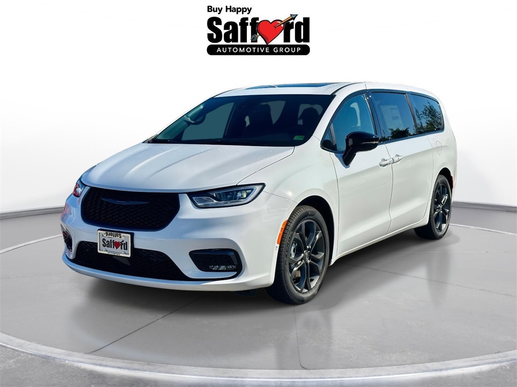 2026 Chrysler Pacifica Select's photo