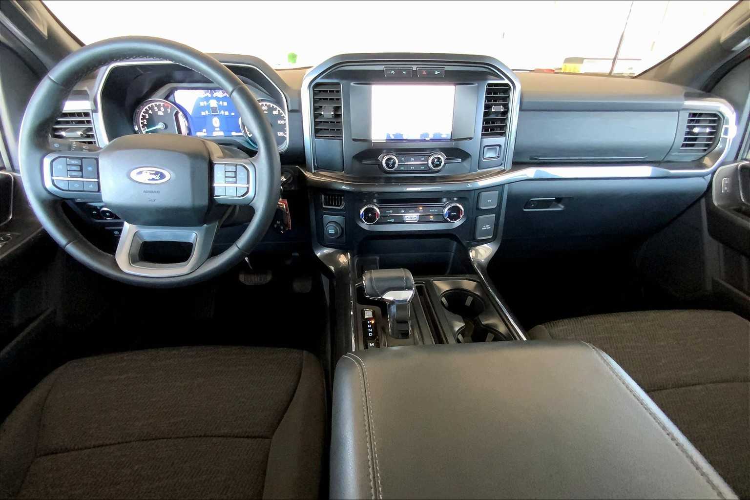 2023 Ford F-150 XLT photo 13
