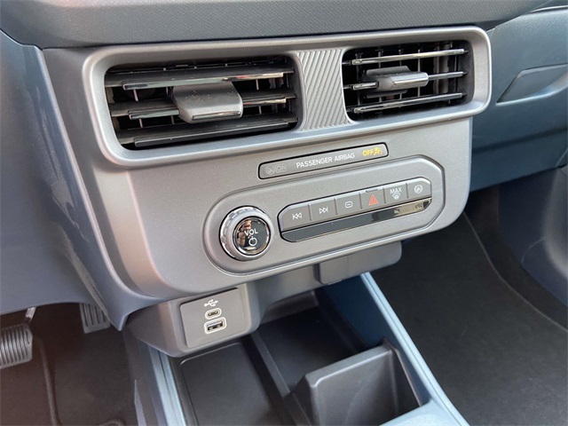 2025 Ford Maverick XL photo 17