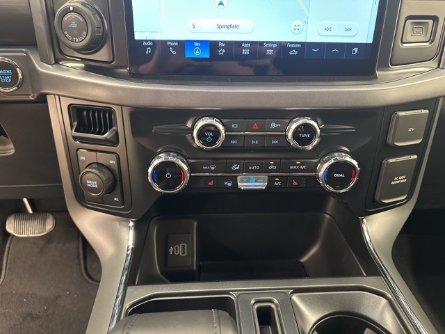 2025 Ford F-150 XLT photo 21