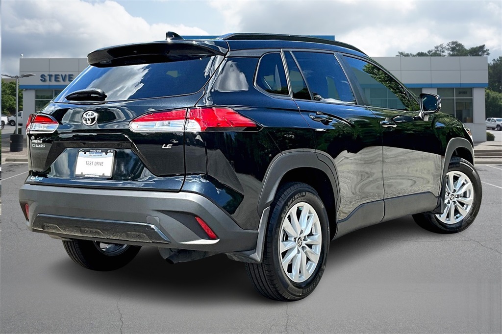 2024 Toyota Corolla Cross LE photo 4