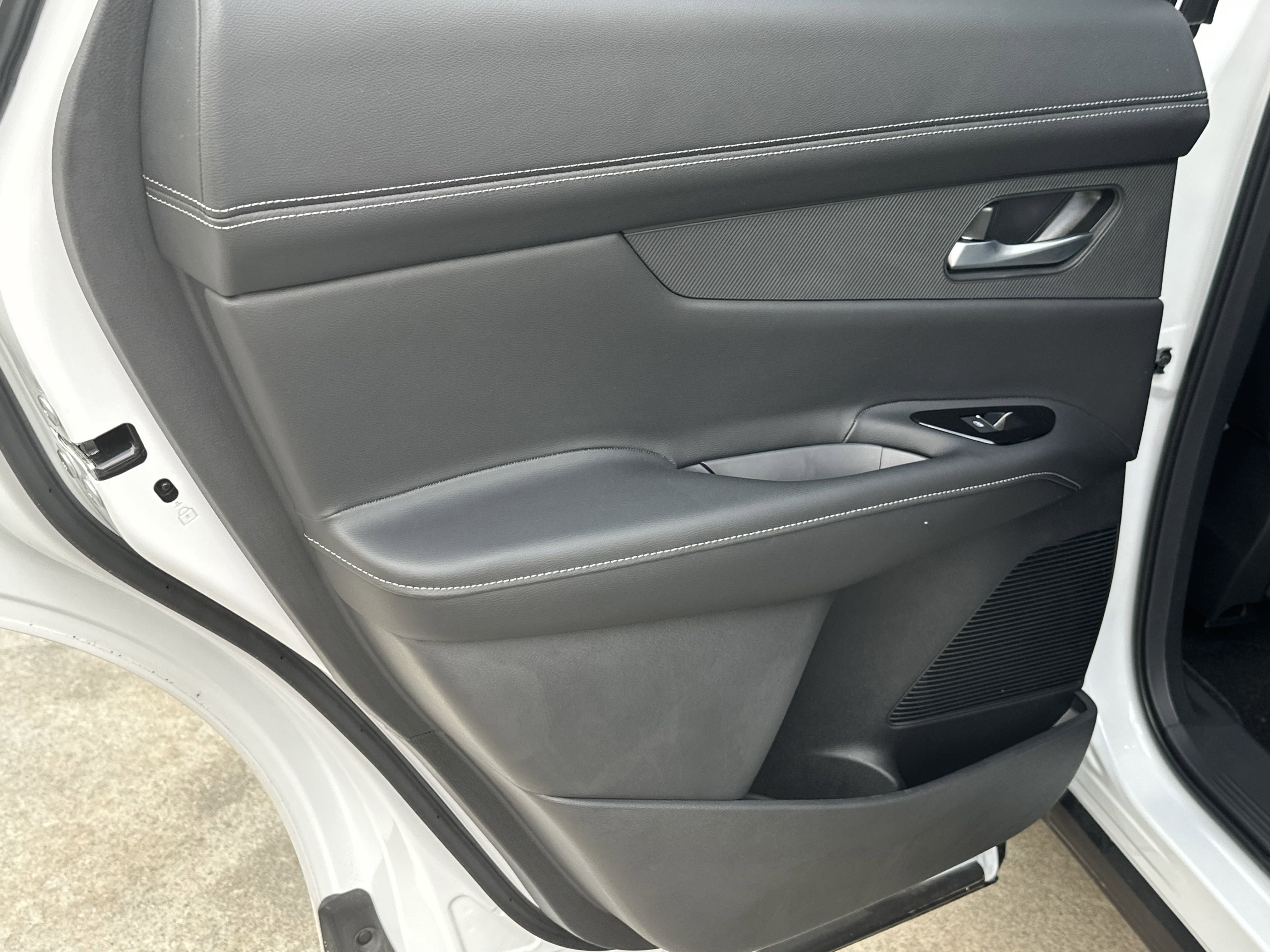 2025 Nissan Murano SL photo 16