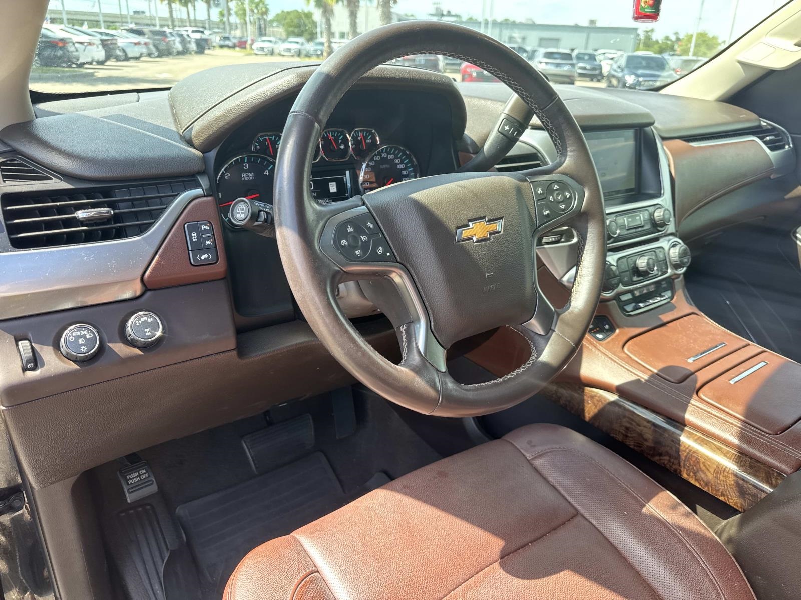 2020 Chevrolet Suburban Premier photo 17