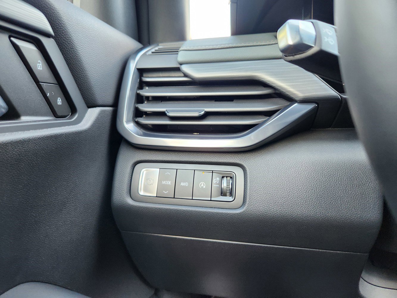 2026 Gmc Acadia AT4 photo 11