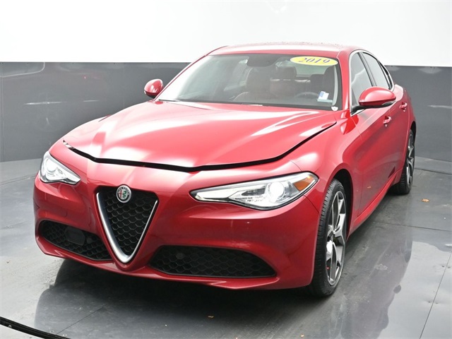 2019 Alfa Romeo Giulia Base's photo