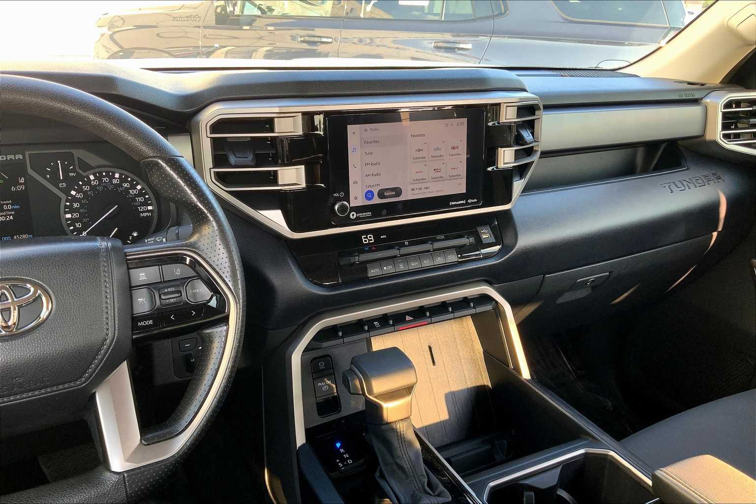 2024 Toyota Tundra SR5 photo 12