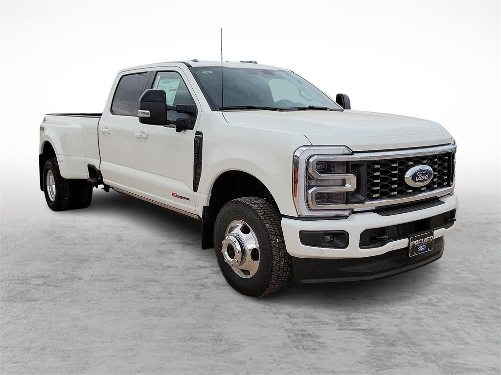 2026 Ford F-350 Super Duty Platinum's photo