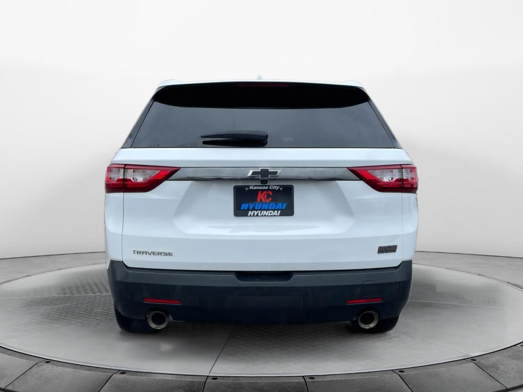 2021 Chevrolet Traverse LS photo 4