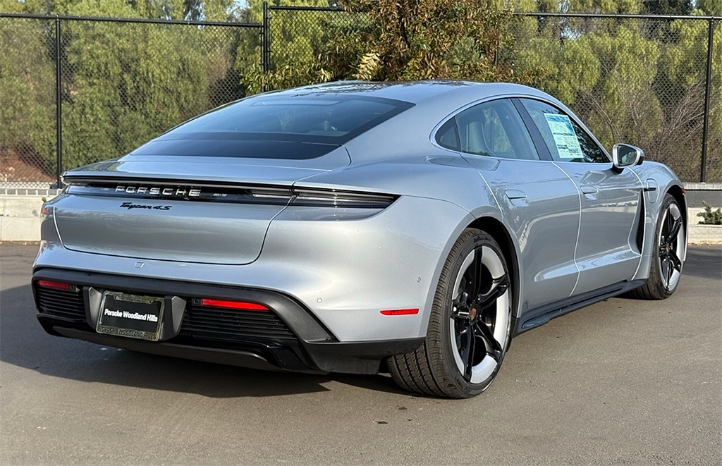 2025 Porsche Taycan 4S photo 6