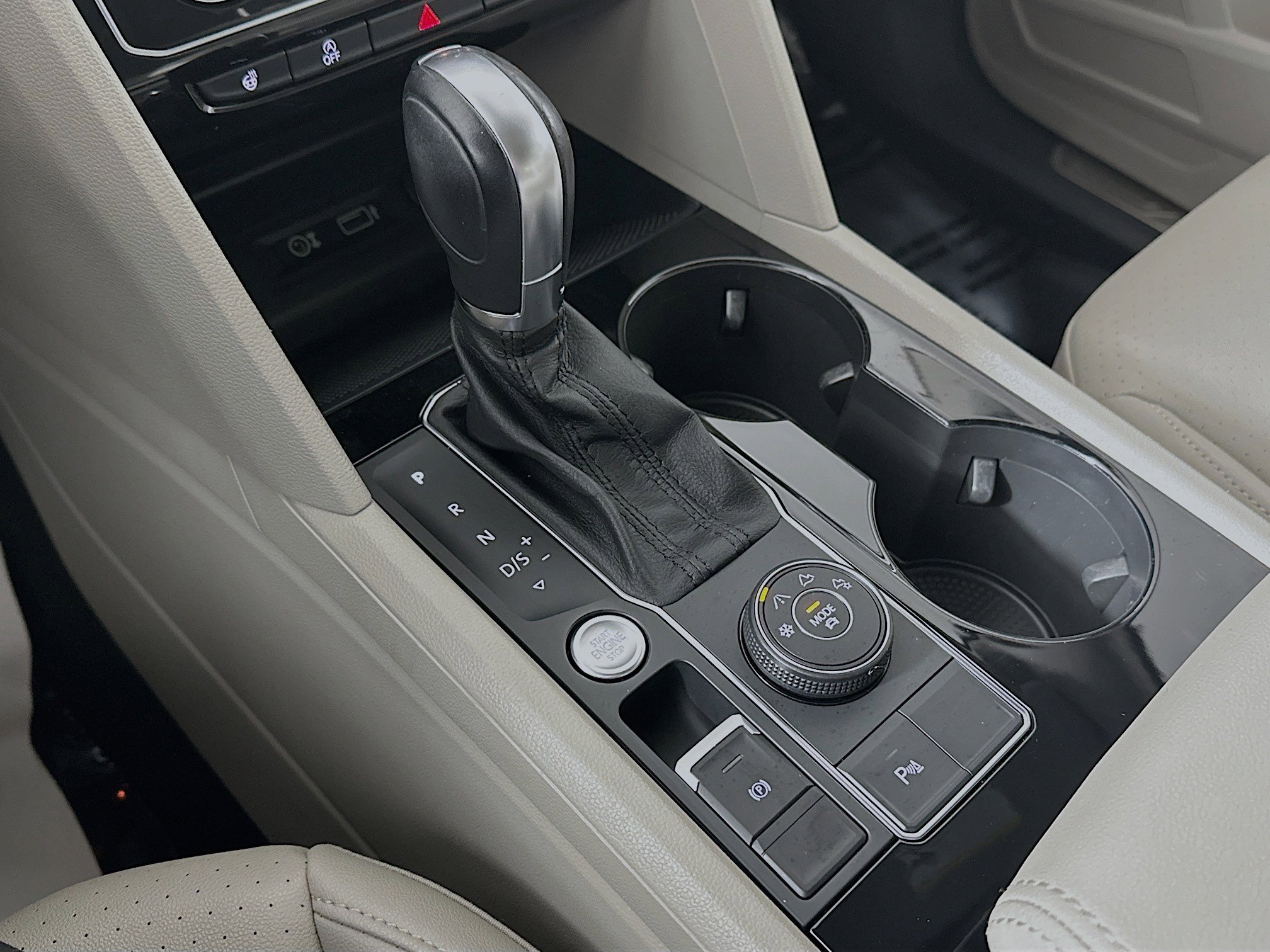 2019 Volkswagen Atlas V6 SEL photo 15