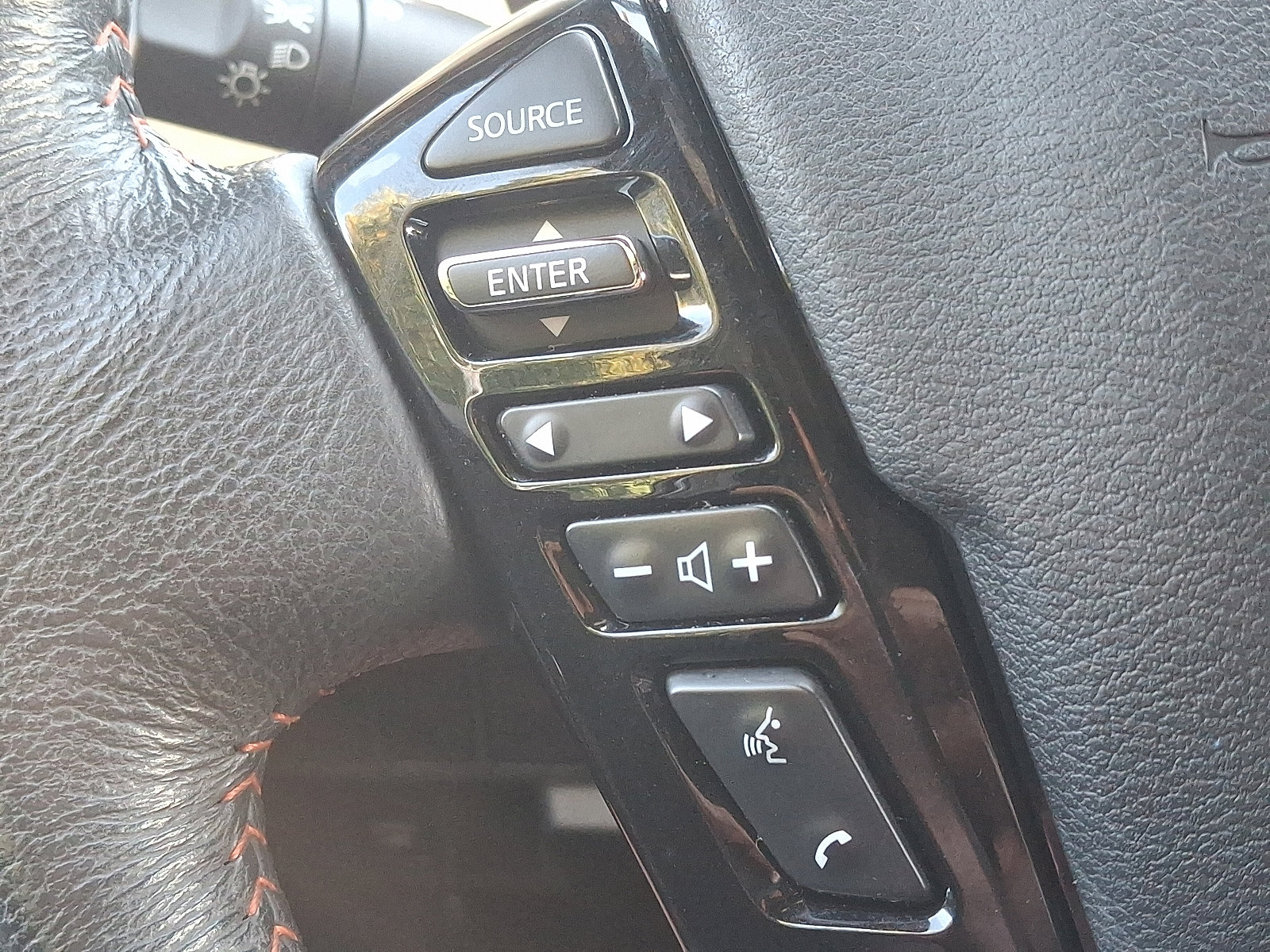 2022 Nissan Frontier Crew Cab PRO-X photo 18