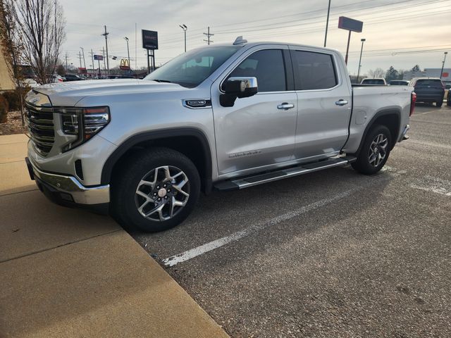 2022 GMC Sierra 1500 SLT's photo
