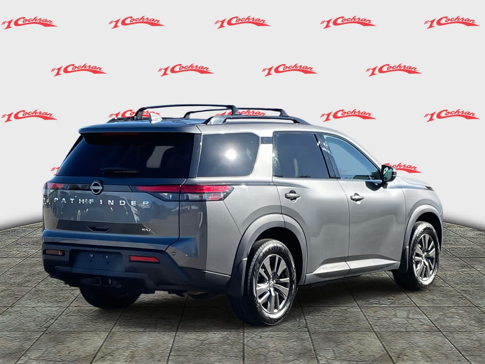 2022 Nissan Pathfinder SV photo 3