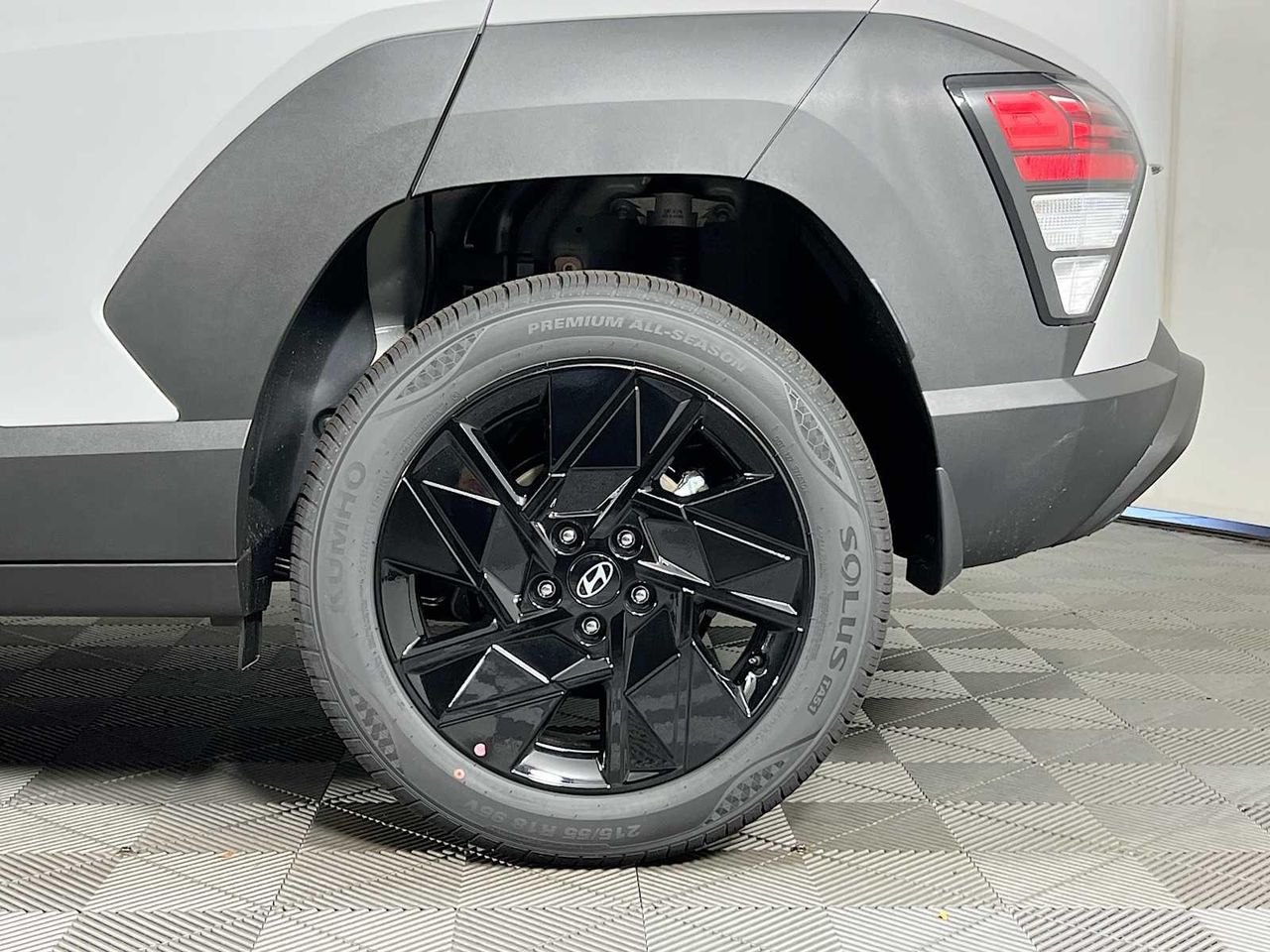 2026 Hyundai Kona SEL photo 14