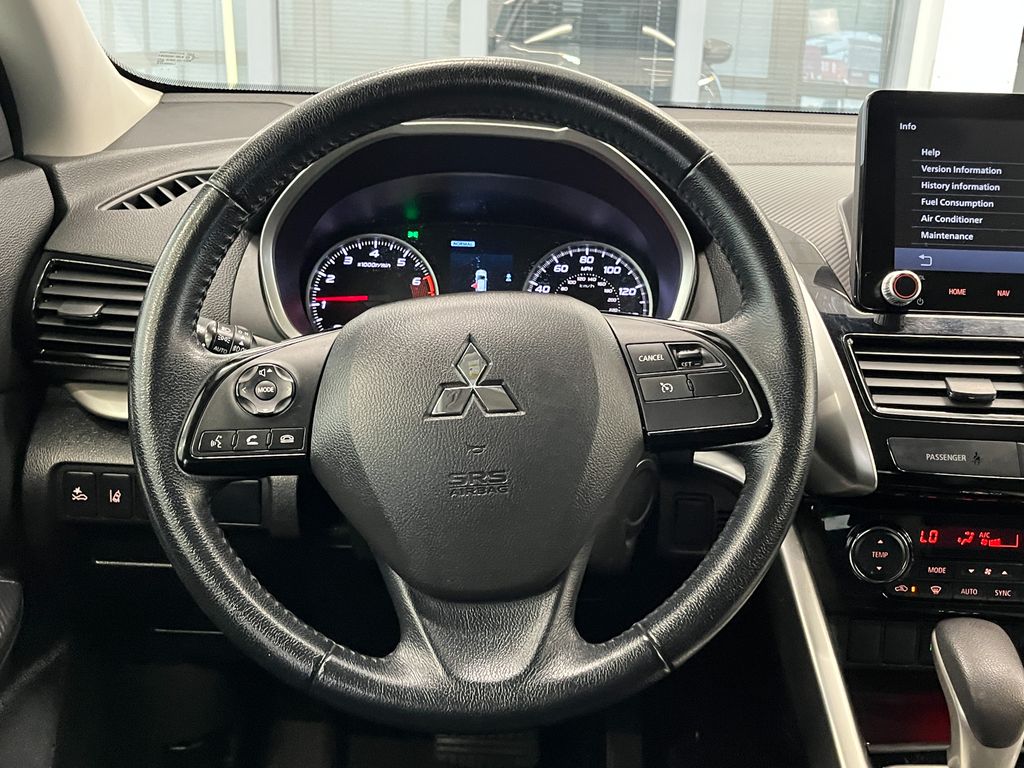 2022 Mitsubishi Eclipse Cross SE photo 16