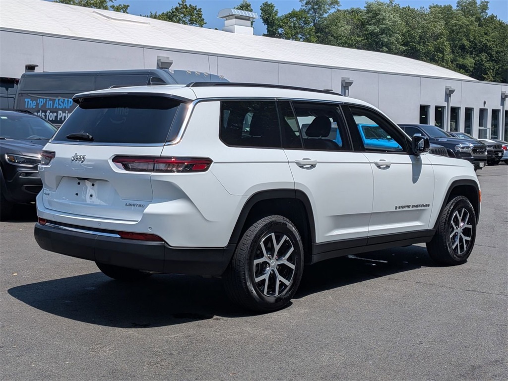 2025 Jeep Grand Cherokee Limited photo 2