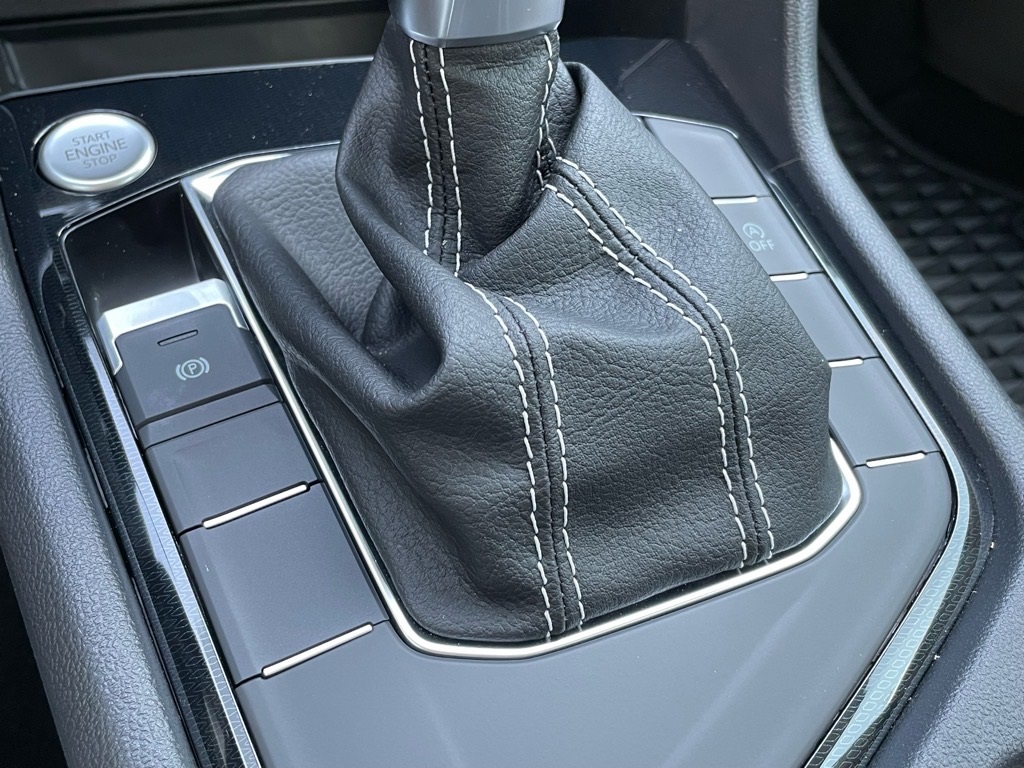 2025 Volkswagen Taos S photo 12