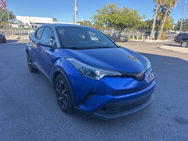 2019 Toyota C-HR XLE's photo