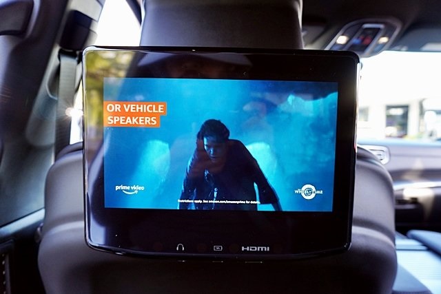 New 2025 Bright White Clear-Coat Exterior Paint Jeep Series II image 30