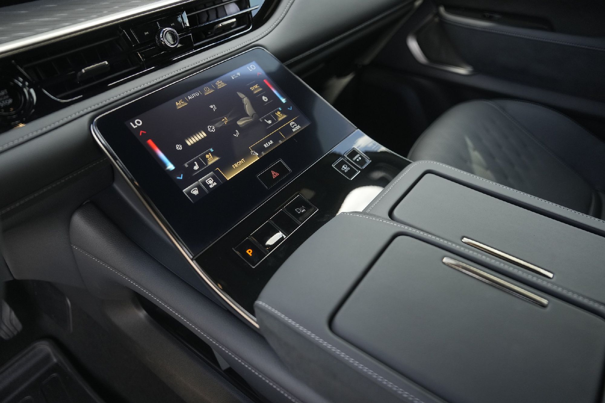 2025 Infiniti QX80 photo 10