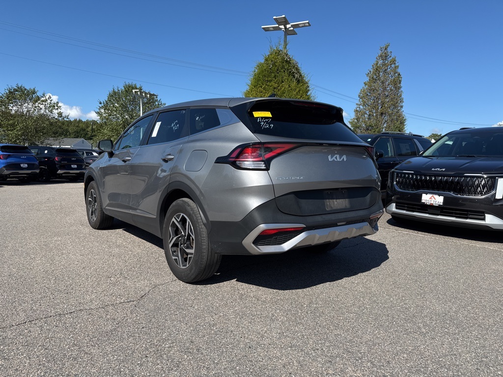 2023 Kia Sportage LX photo 2