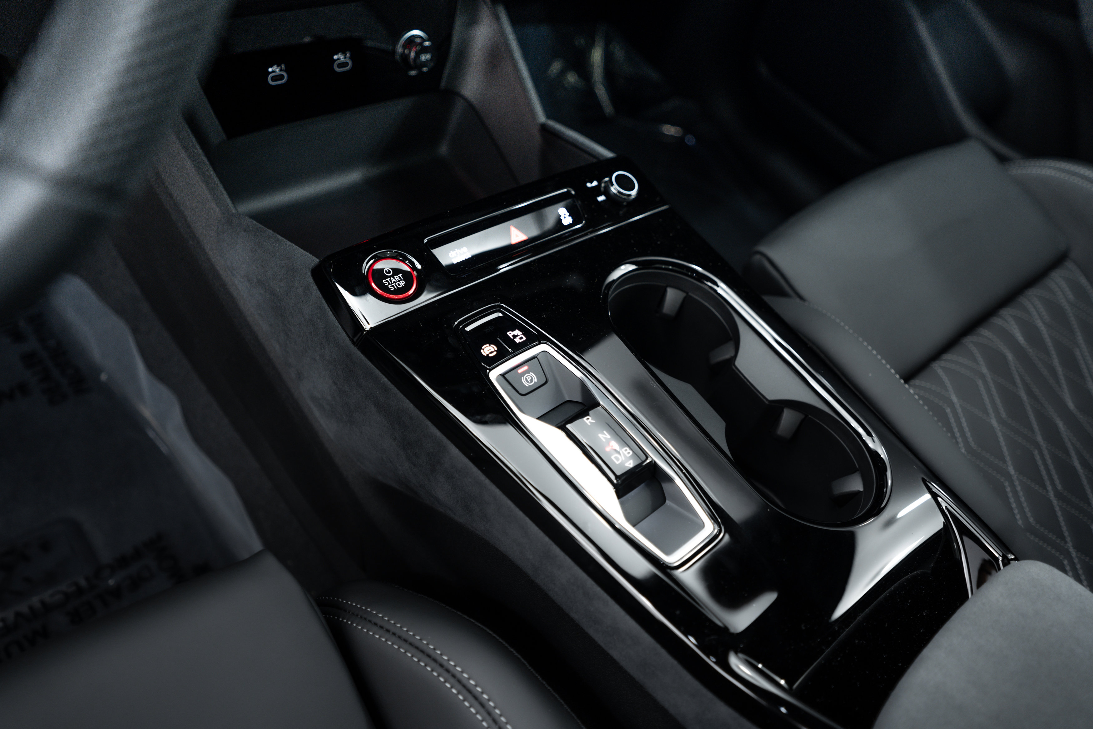 2025 Audi SQ6 photo 9