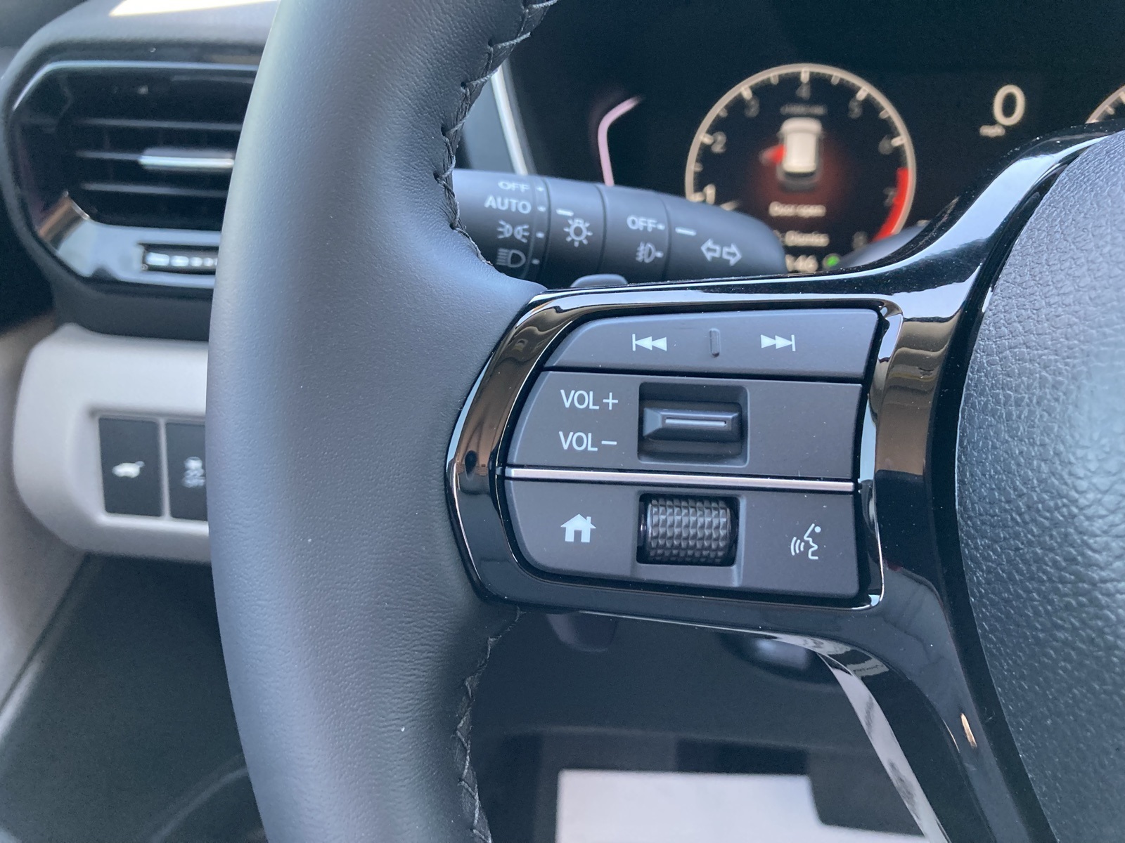 2025 Honda Pilot Touring photo 17