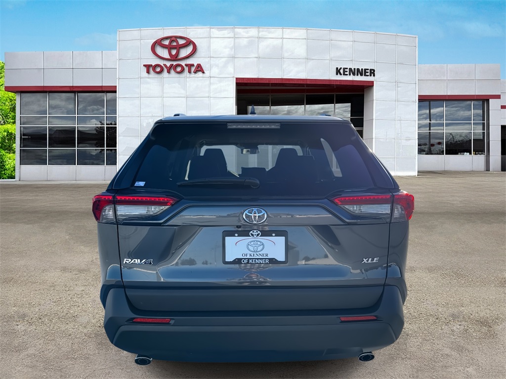 2025 Toyota RAV4 XLE photo 3