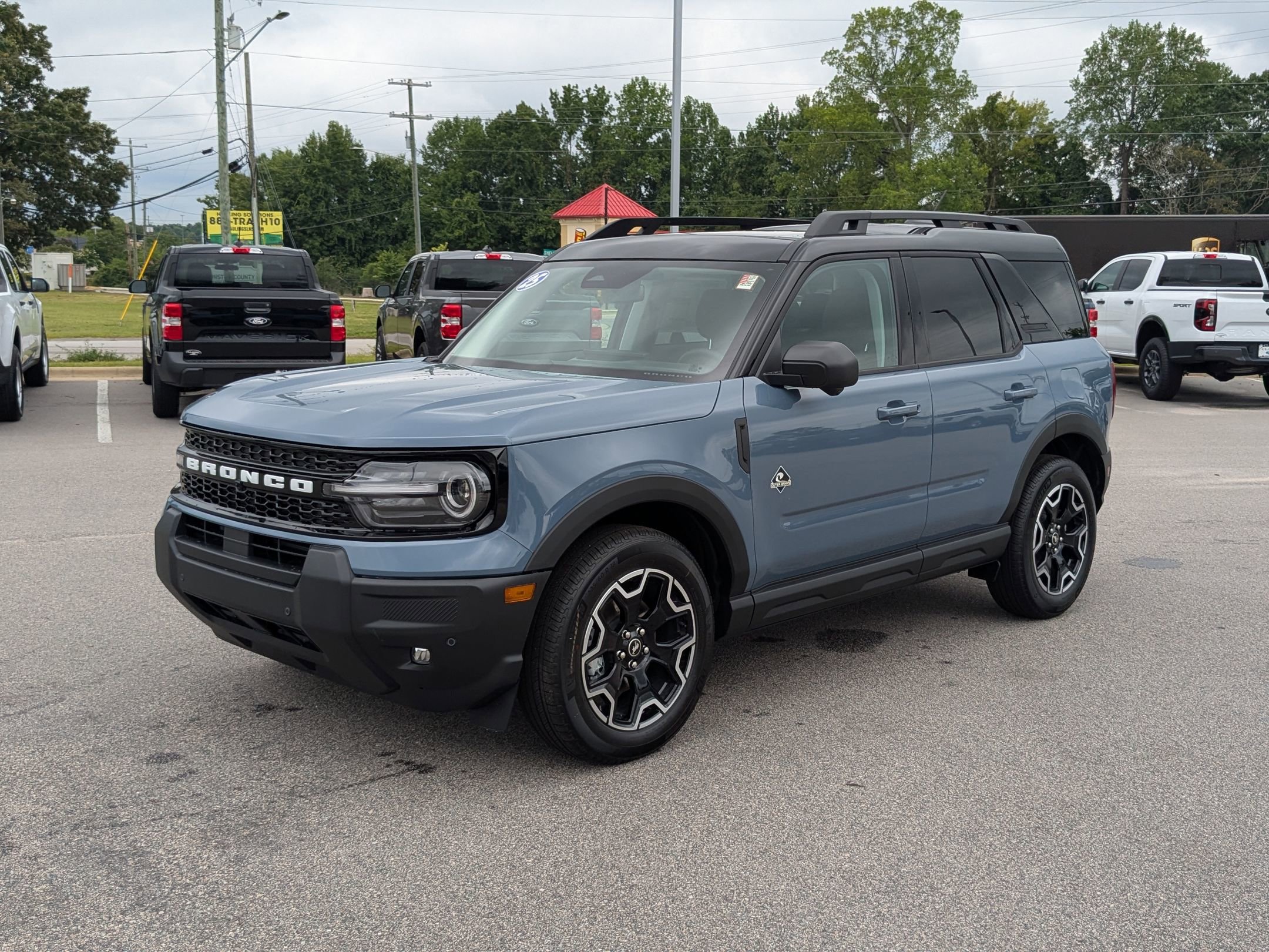 2025 Ford Bronco Sport Outer Banks's photo