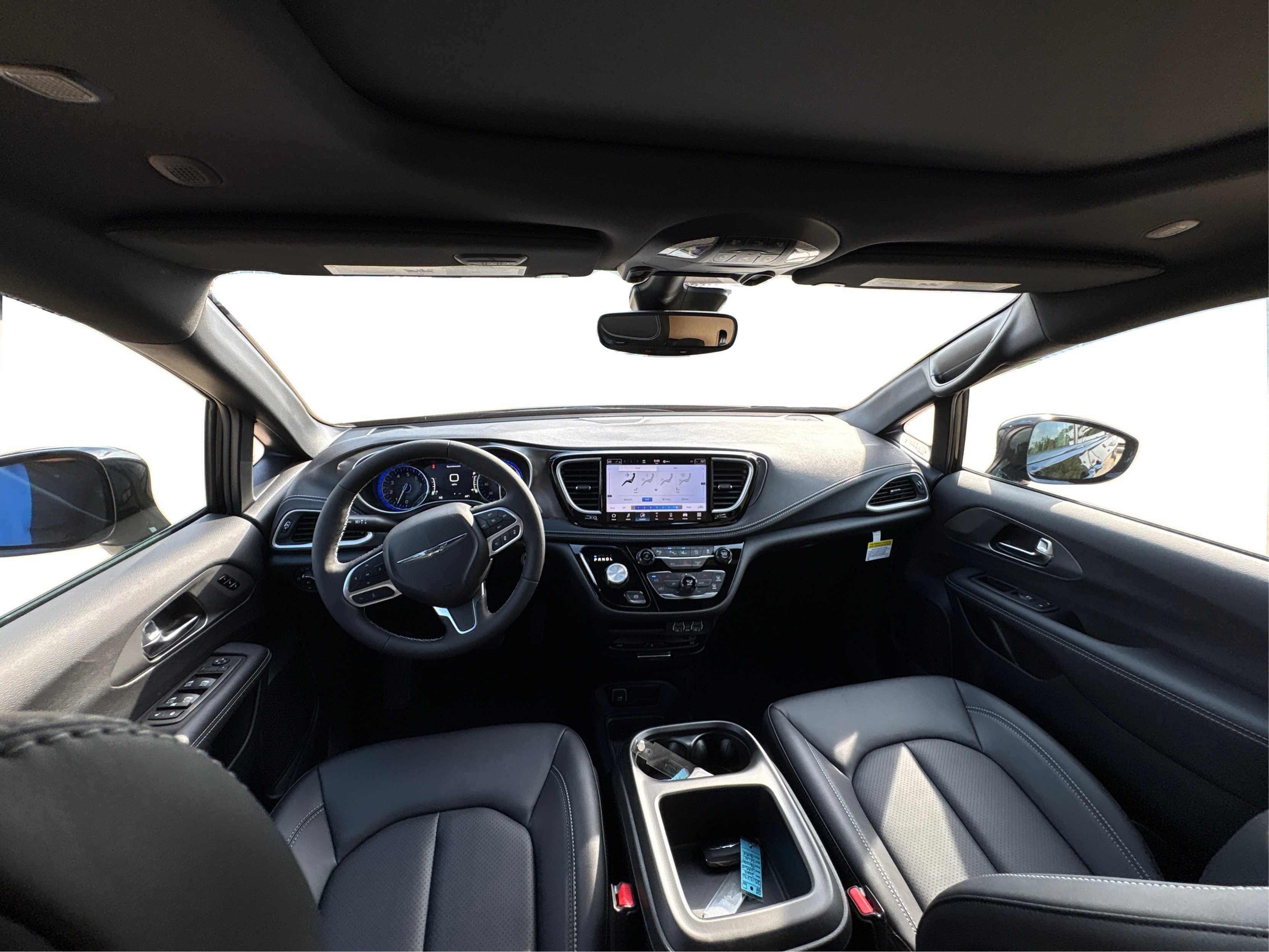 2025 Chrysler Pacifica photo 19