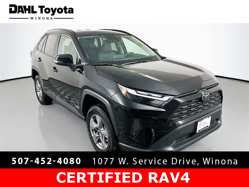 2025 Toyota RAV4 XLE's photo