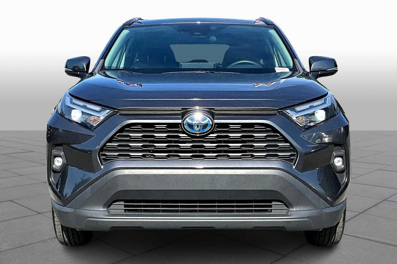2022 Toyota RAV4 Hybrid XLE Premium photo 3