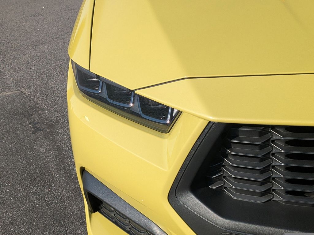 2025 Ford Mustang EcoBoost Premium photo 10