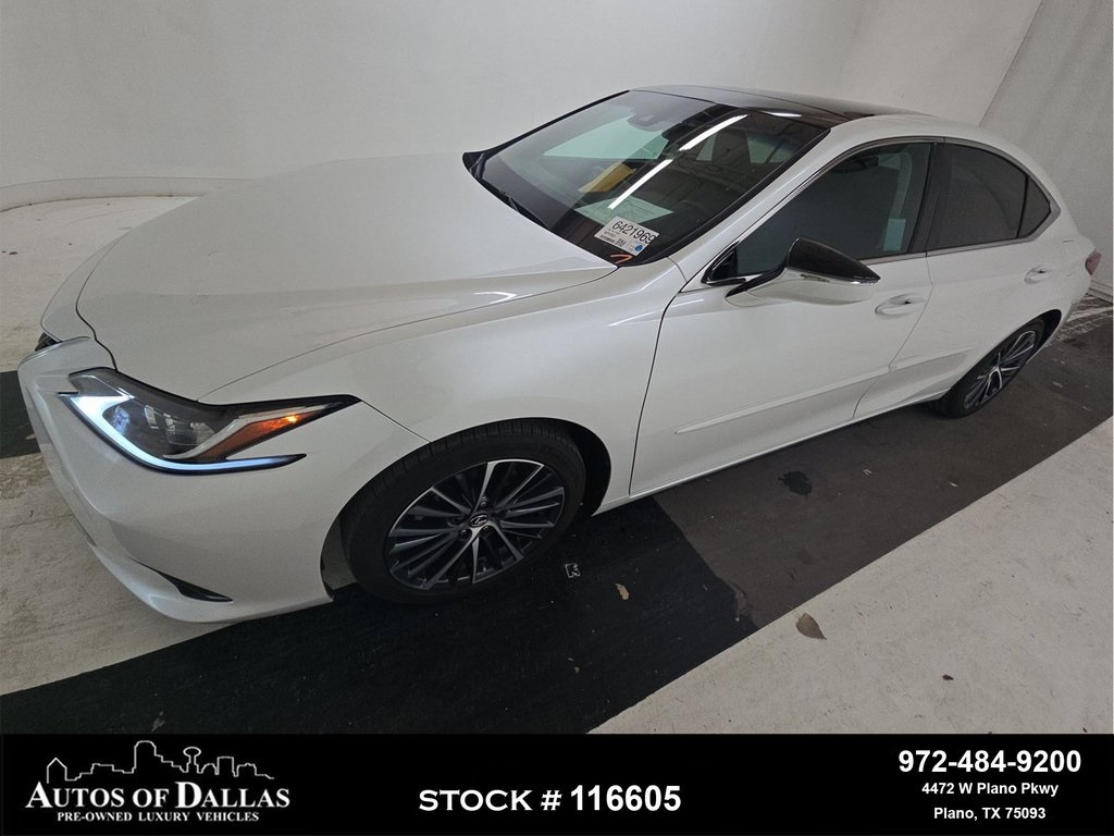 2022 Lexus ES 350's photo