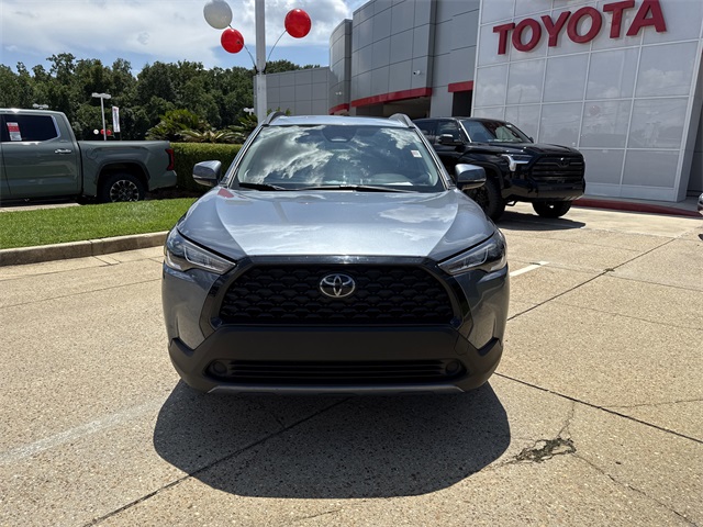 2024 Toyota Corolla Cross LE photo 8