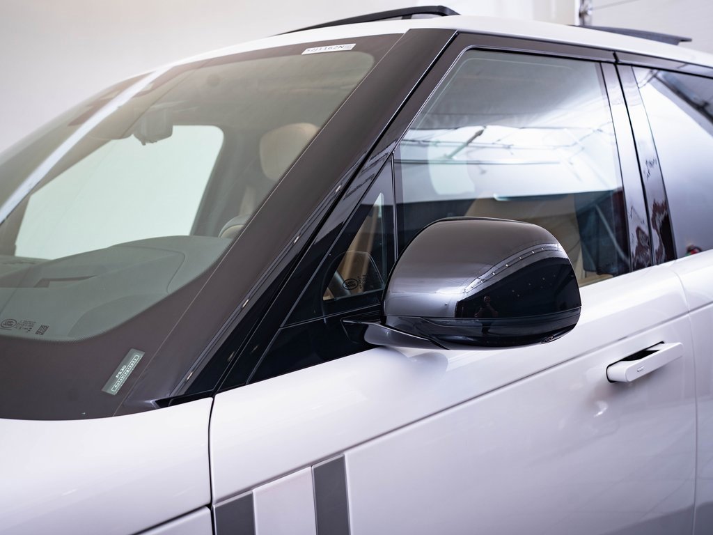 2025 Land Rover Range Rover Autobiography photo 16